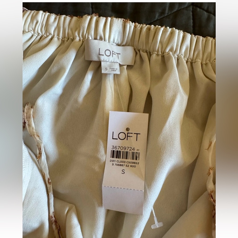 LOFT Metallic Shell Chiffon Blouse Ivory Gold Beige Short Sleeve Size Sm NWT - Picture 5 of 6
